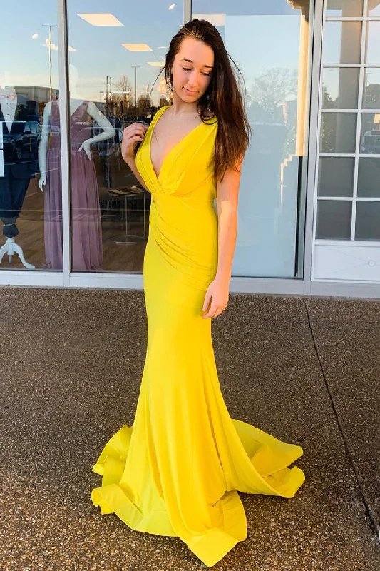Early Access Mermaid V-Back Ruched Long Yellow Prom Dress