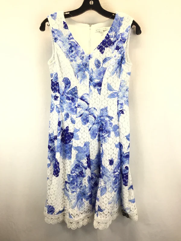Savings Galore Blue & White Dress Casual Short Sandra Darren, Size 6