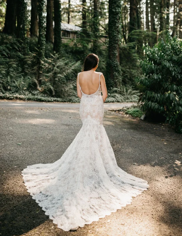 Blowout Deals Berta  16-19