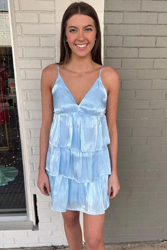 Discount Days V-Neck Straps Light Blue Layered Short Homecoming Dress