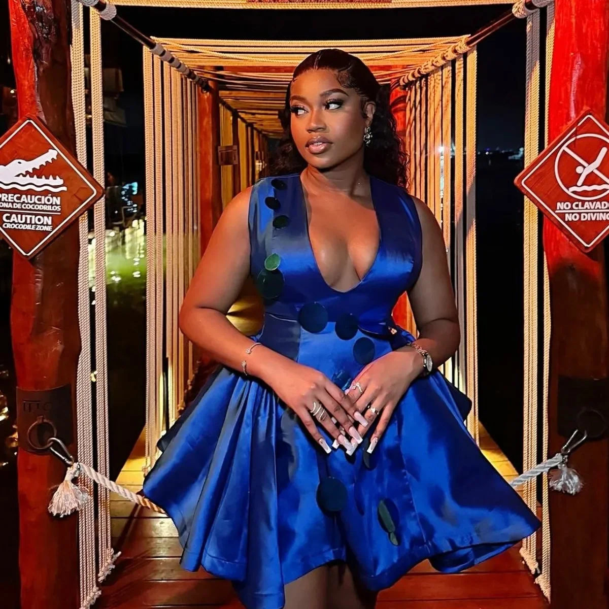 Warehouse Sale Royal Blue Cocktail Dress With Big Sequins Sexy Deep V Neck Aso Ebi Girls Party Gowns Custom Made Black Girls Birthday Dress Warehouse Sale Royal Blue Cocktail Dress With Big Sequins Sexy Deep V Neck Aso Ebi Girls Party Gowns Custom Made Black Girls Birthday Dress