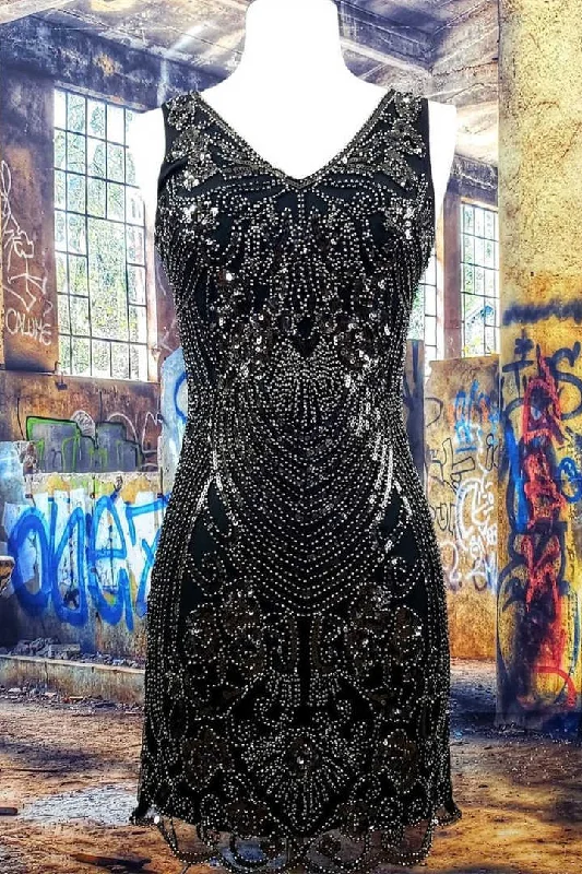 Exclusive Savings Tight V-Neck Beaded Black Short Homecoming Dress
