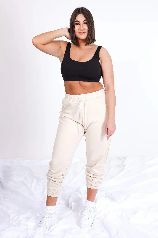 Closeout Base Leisure Bra - Black