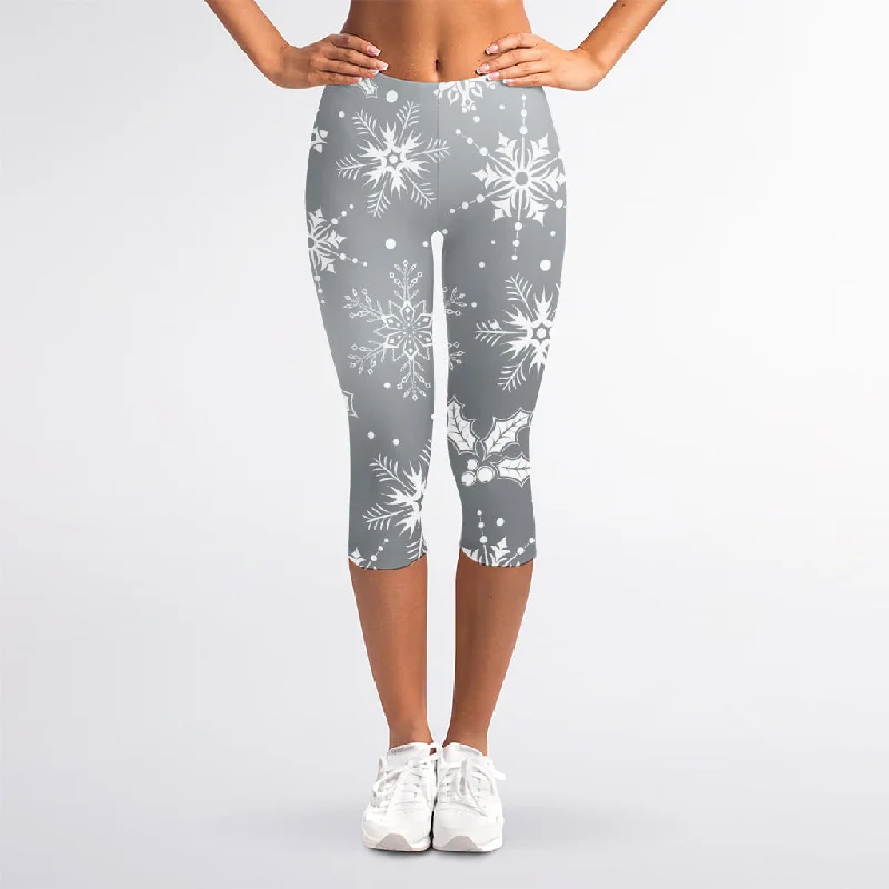 Super Sale Silver And White Snowflake Pattern Print Women's Capri Leggings
