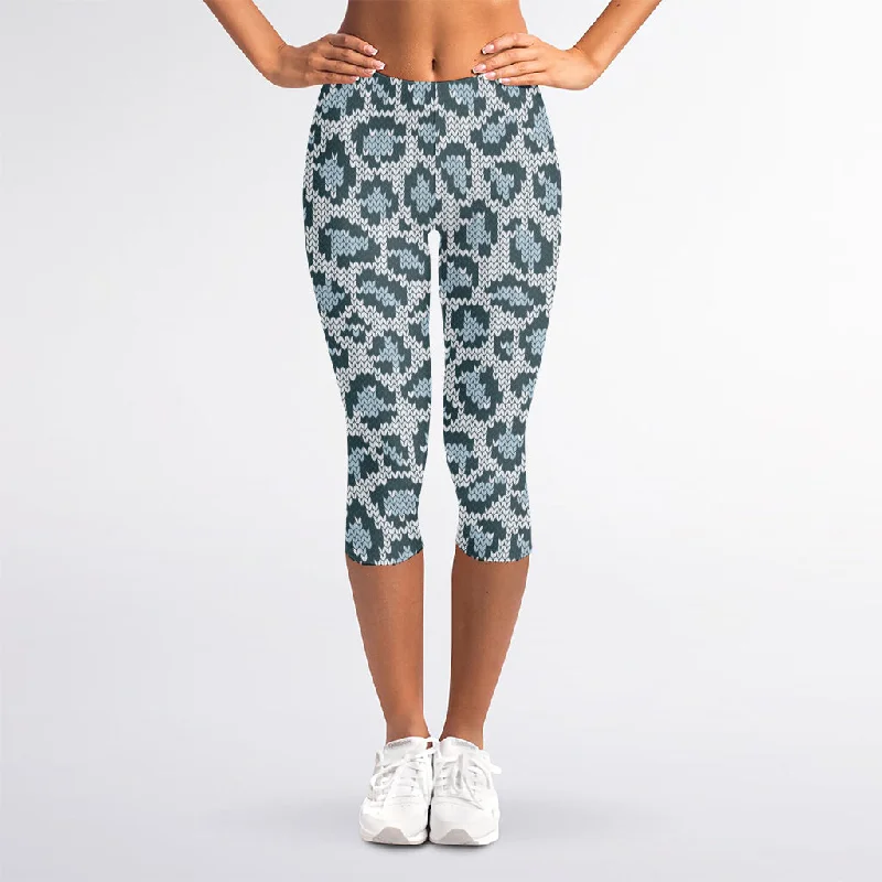 Markdown Madness Snow Leopard Knitted Pattern Print Women's Capri Leggings