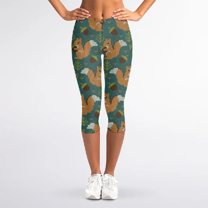 Amazing Deals Squirrel Knitted Pattern Print Women's Capri Leggings