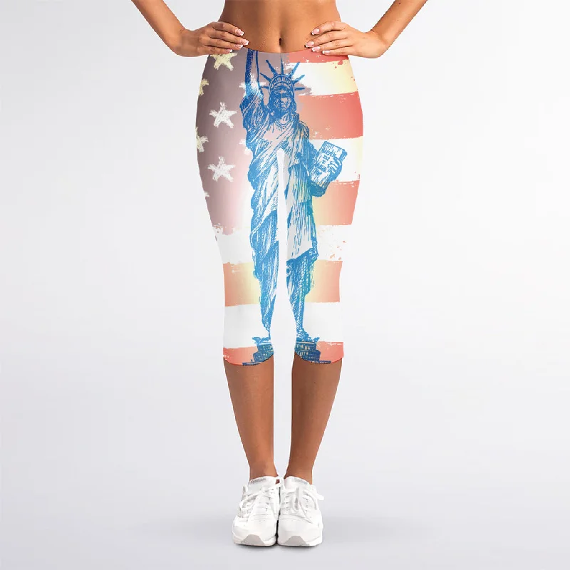Steals and Deals Statue of Liberty USA Flag Print Women's Capri Leggings