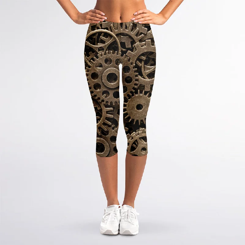 Great Deals Steampunk Brass Gears And Cogs Print Women's Capri Leggings