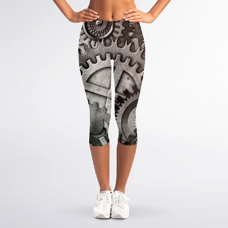 Markdowns Steampunk Metal Gears Print Women's Capri Leggings